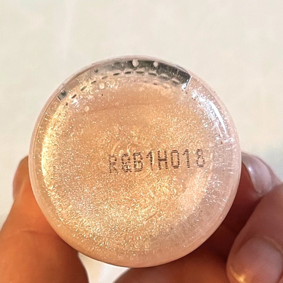 Herbivore Rose Quartz illuminating body oil 60ml - Picture 4 of 5